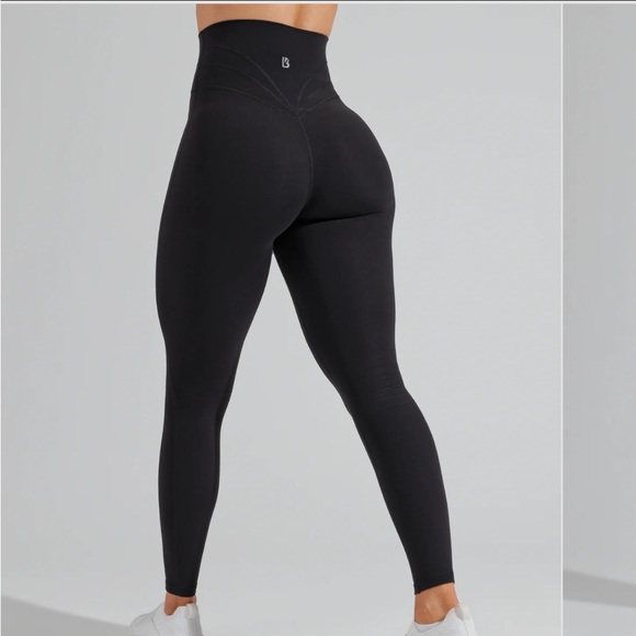 Legacy Legging - Picture 2 of 4